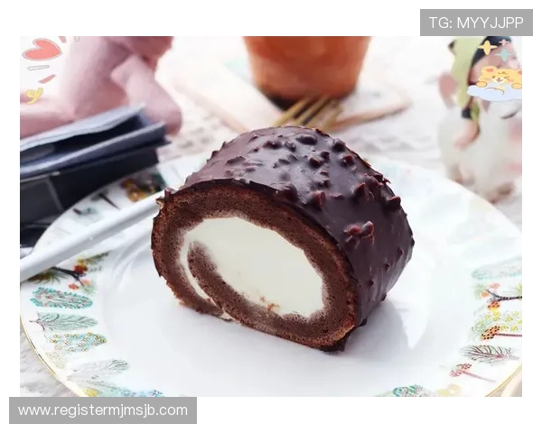 巧克力世界杯比赛作品：如何结合主题设计独具特色的巧克力甜品作品